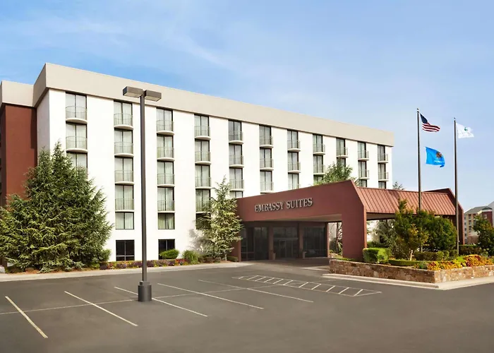 Embassy Suites By Hilton Will Rogers Airport